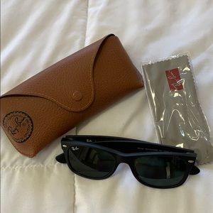 Ray-Ban Wayfarers Black